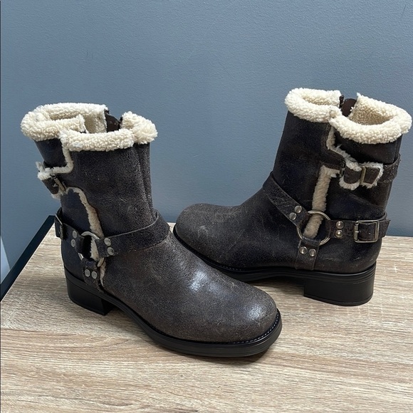 Steve Madden Brown Combat Boots with Cream Trim - Picture 12 of 12